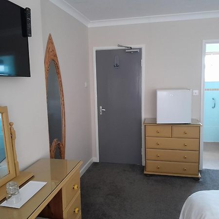 Relax At Rosscourt Guest House-Free On Site Parking (Adults Only) Борнмут Екстер'єр фото