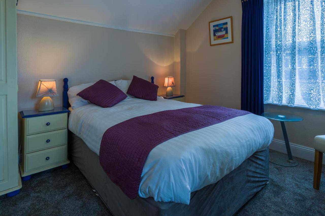 Relax At Rosscourt Guest House-Free On Site Parking (Adults Only) Борнмут Екстер'єр фото