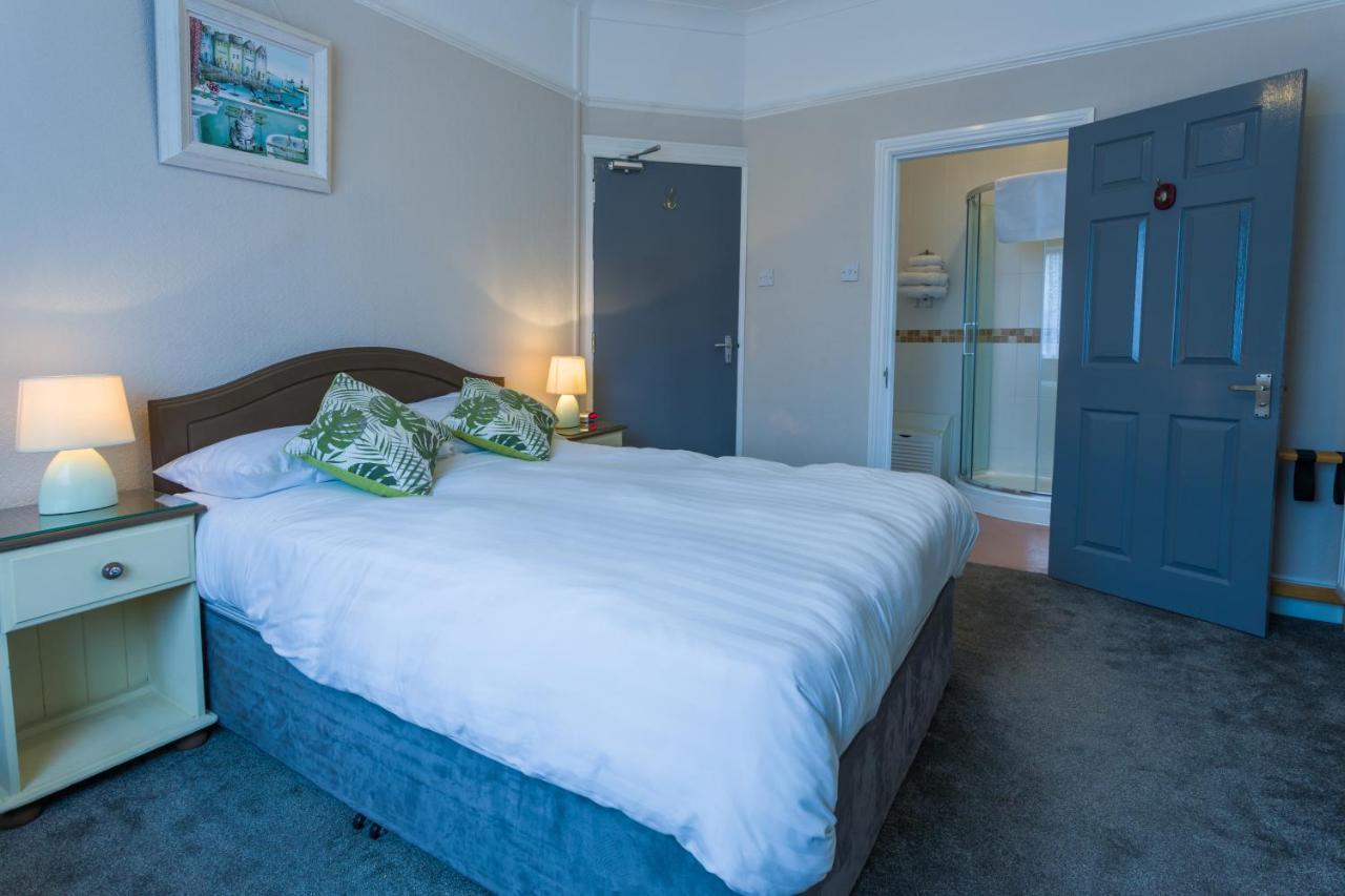 Relax At Rosscourt Guest House-Free On Site Parking (Adults Only) Борнмут Екстер'єр фото