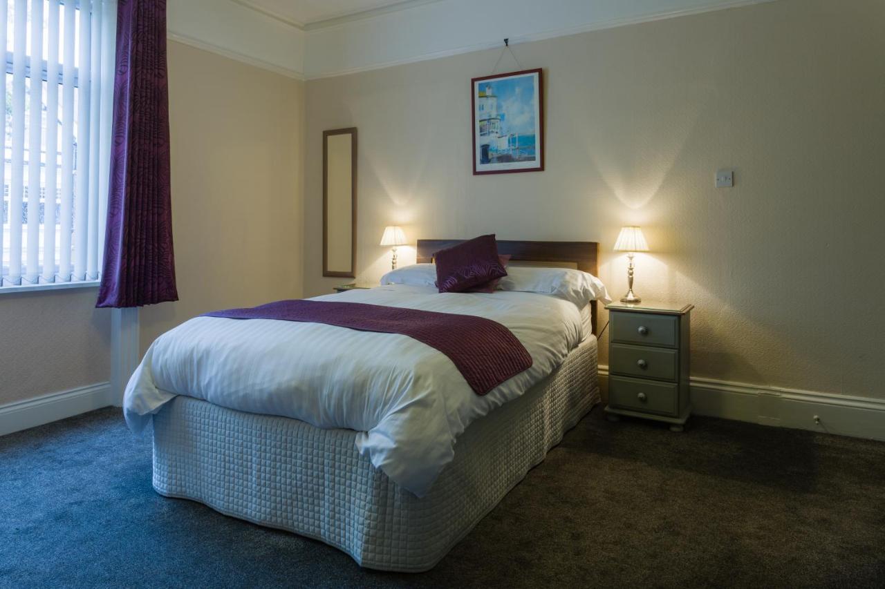 Relax At Rosscourt Guest House-Free On Site Parking (Adults Only) Борнмут Екстер'єр фото