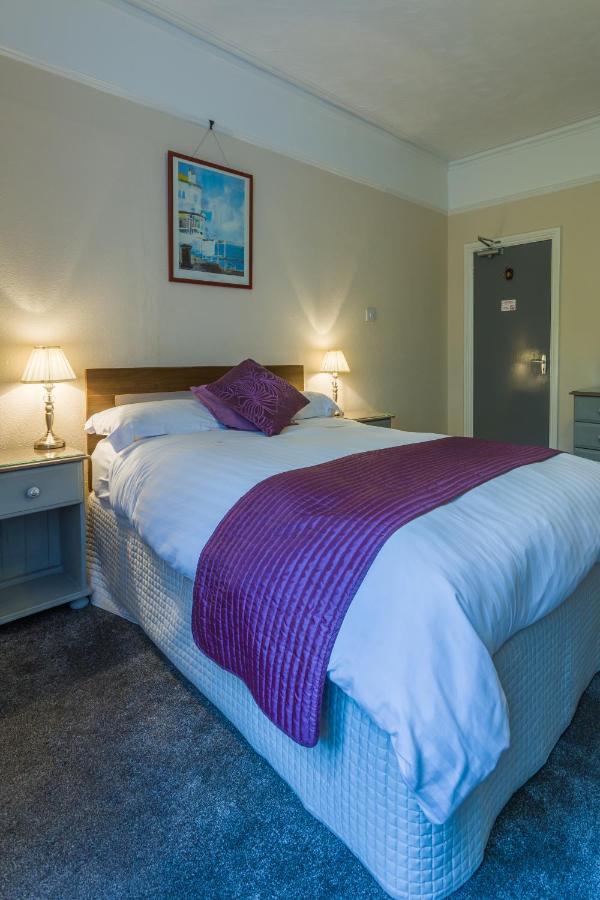 Relax At Rosscourt Guest House-Free On Site Parking (Adults Only) Борнмут Екстер'єр фото