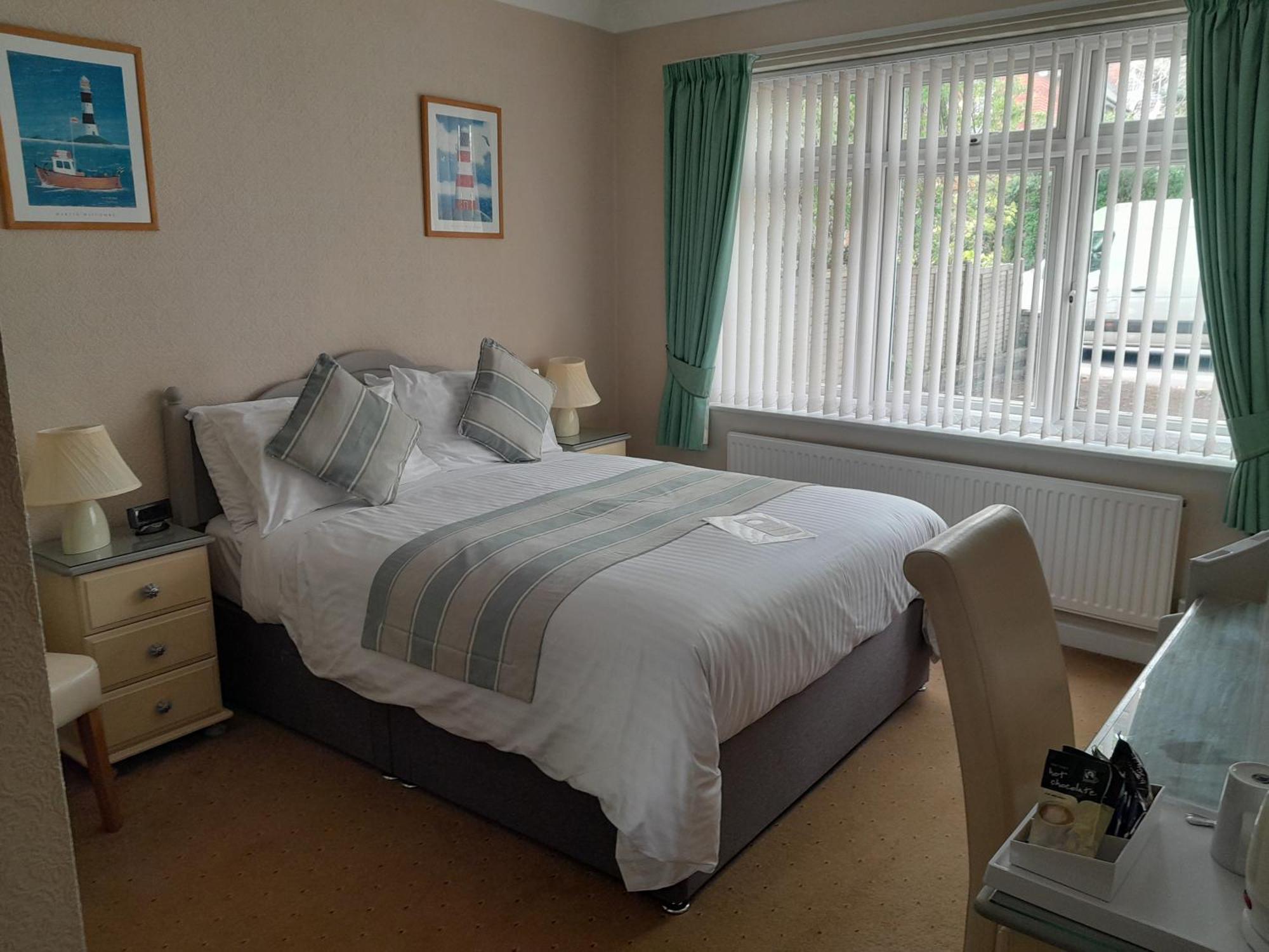 Relax At Rosscourt Guest House-Free On Site Parking (Adults Only) Борнмут Екстер'єр фото