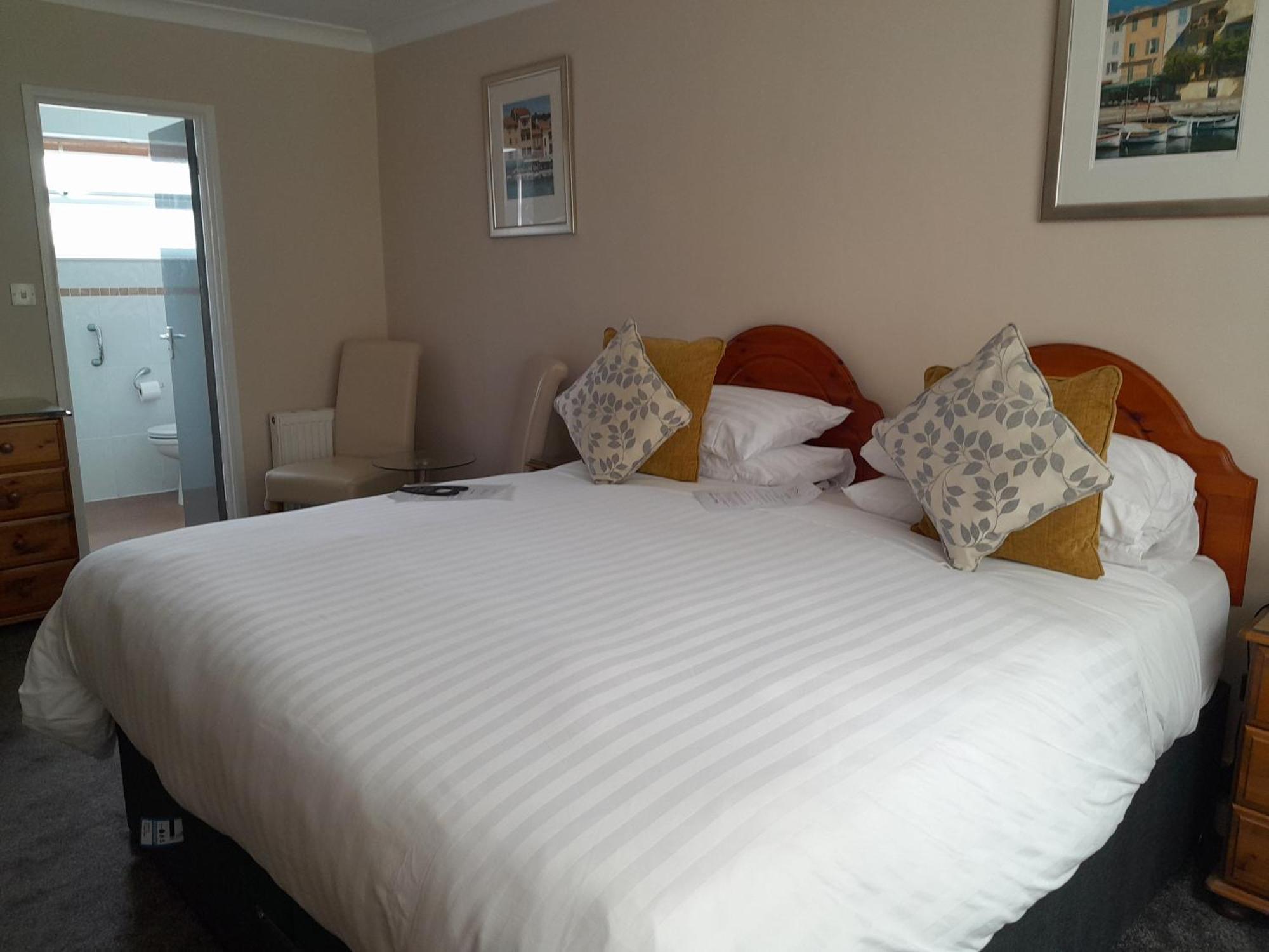 Relax At Rosscourt Guest House-Free On Site Parking (Adults Only) Борнмут Екстер'єр фото