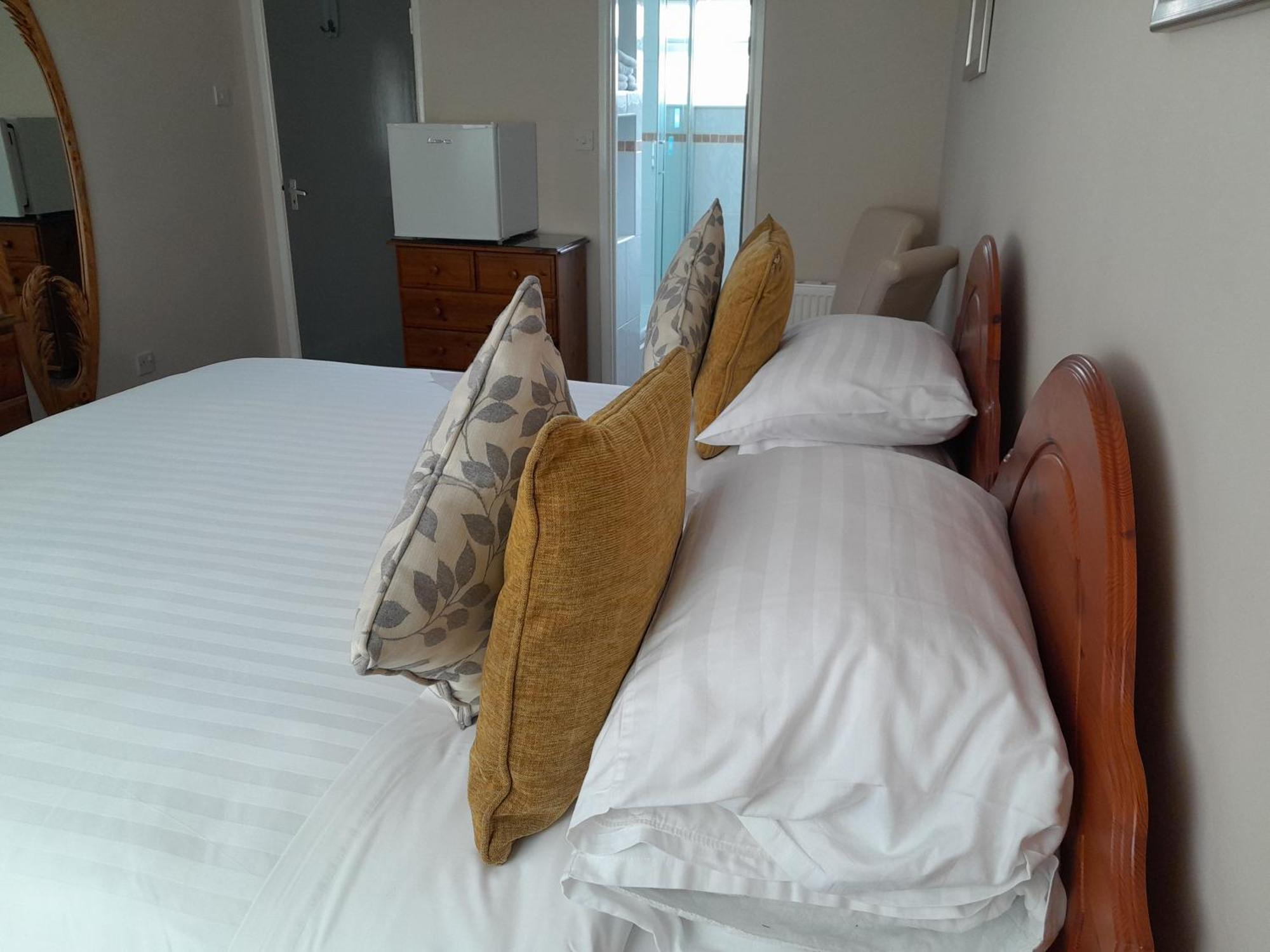 Relax At Rosscourt Guest House-Free On Site Parking (Adults Only) Борнмут Екстер'єр фото