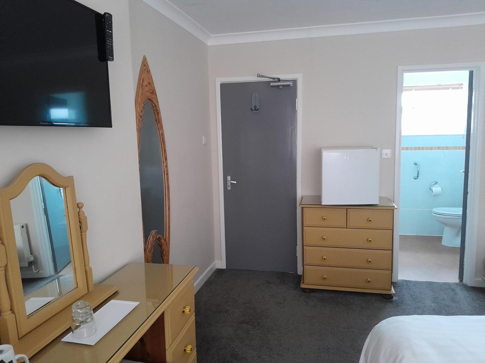 Relax At Rosscourt Guest House-Free On Site Parking (Adults Only) Борнмут Екстер'єр фото