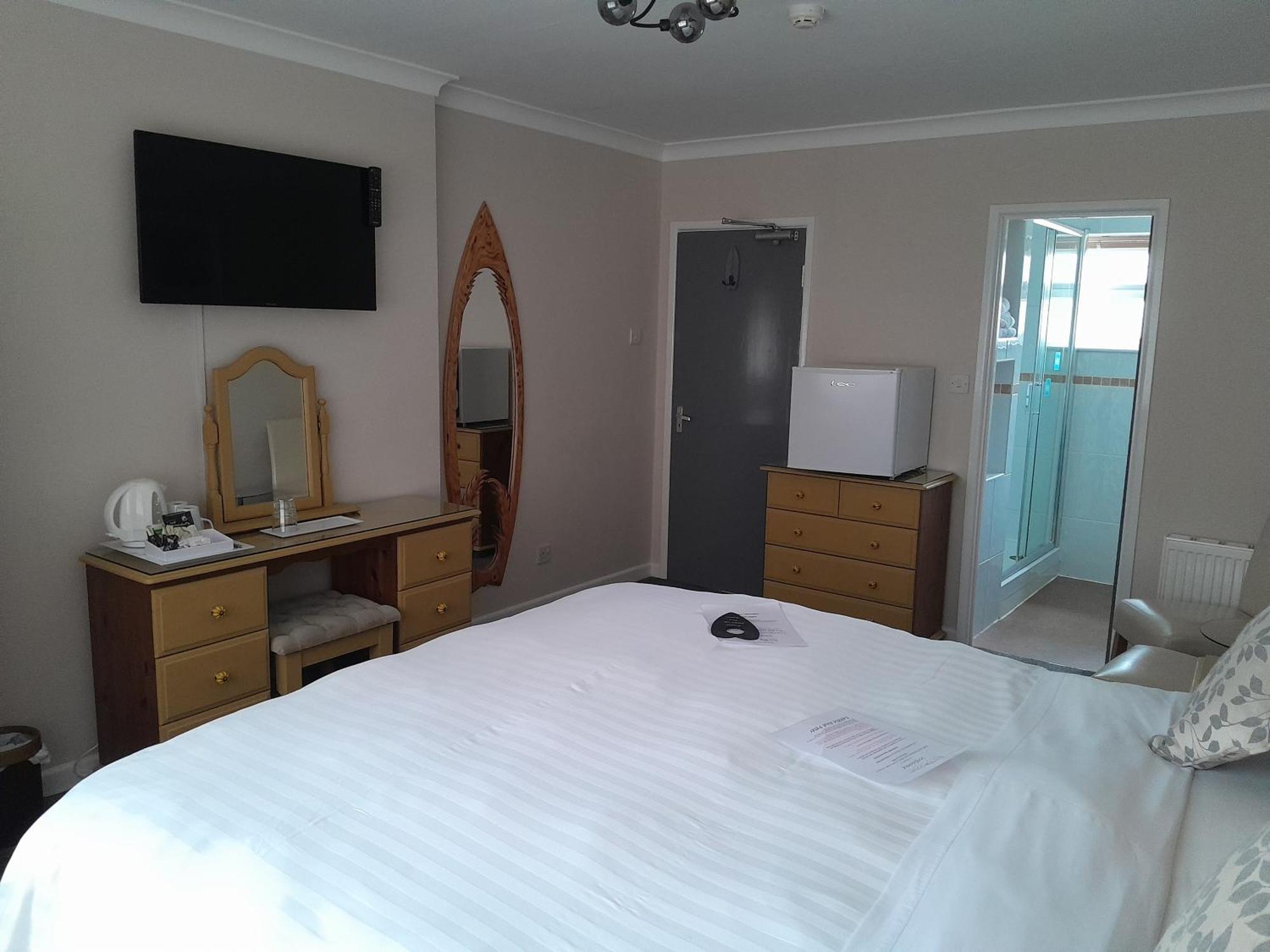 Relax At Rosscourt Guest House-Free On Site Parking (Adults Only) Борнмут Екстер'єр фото