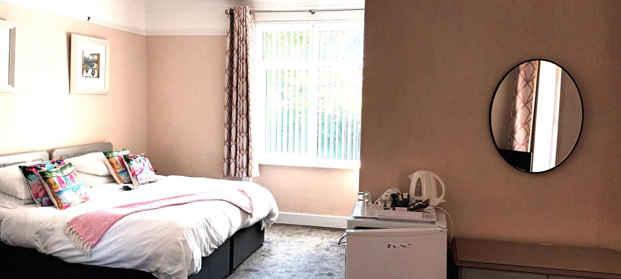Relax At Rosscourt Guest House-Free On Site Parking (Adults Only) Борнмут Екстер'єр фото