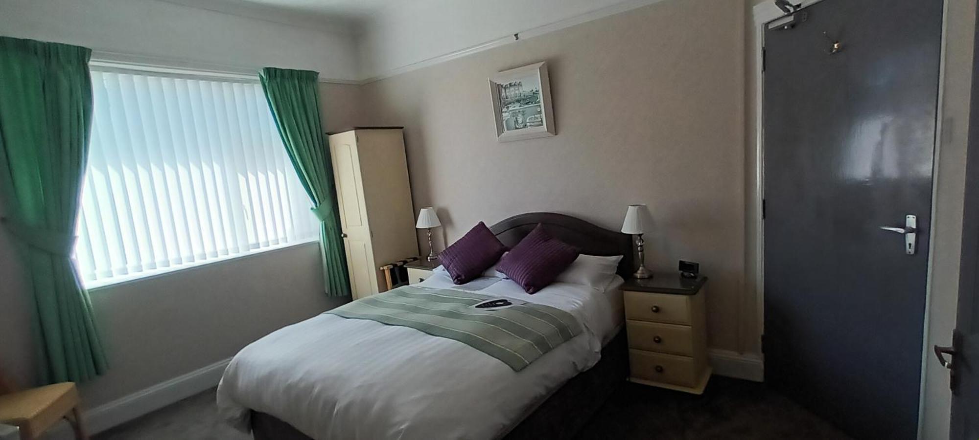 Relax At Rosscourt Guest House-Free On Site Parking (Adults Only) Борнмут Екстер'єр фото